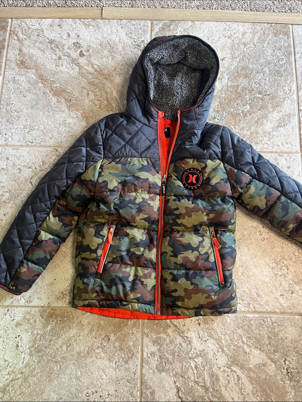 Hurley Boys Puffer fleece outwear Camo print Jacket (M)